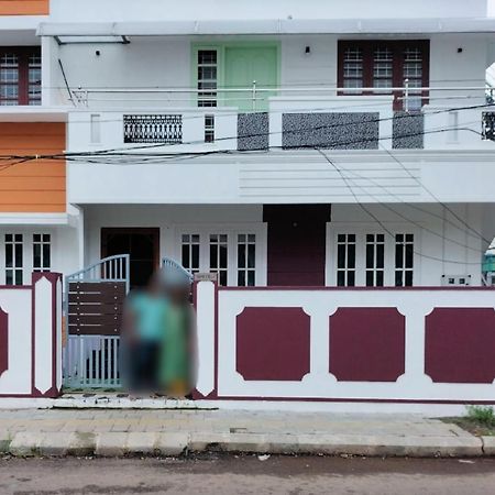 Joseys Homestay Kochi ภายนอก รูปภาพ